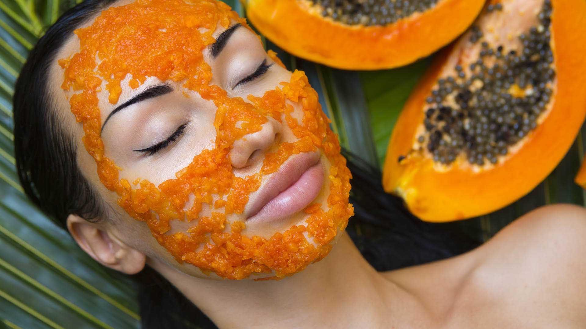 Фруктовые маски для лица. Маски из фруктов и овощей. Маска для лица из фруктов. Экзотические маски для лица. Маска для лица из овощей.